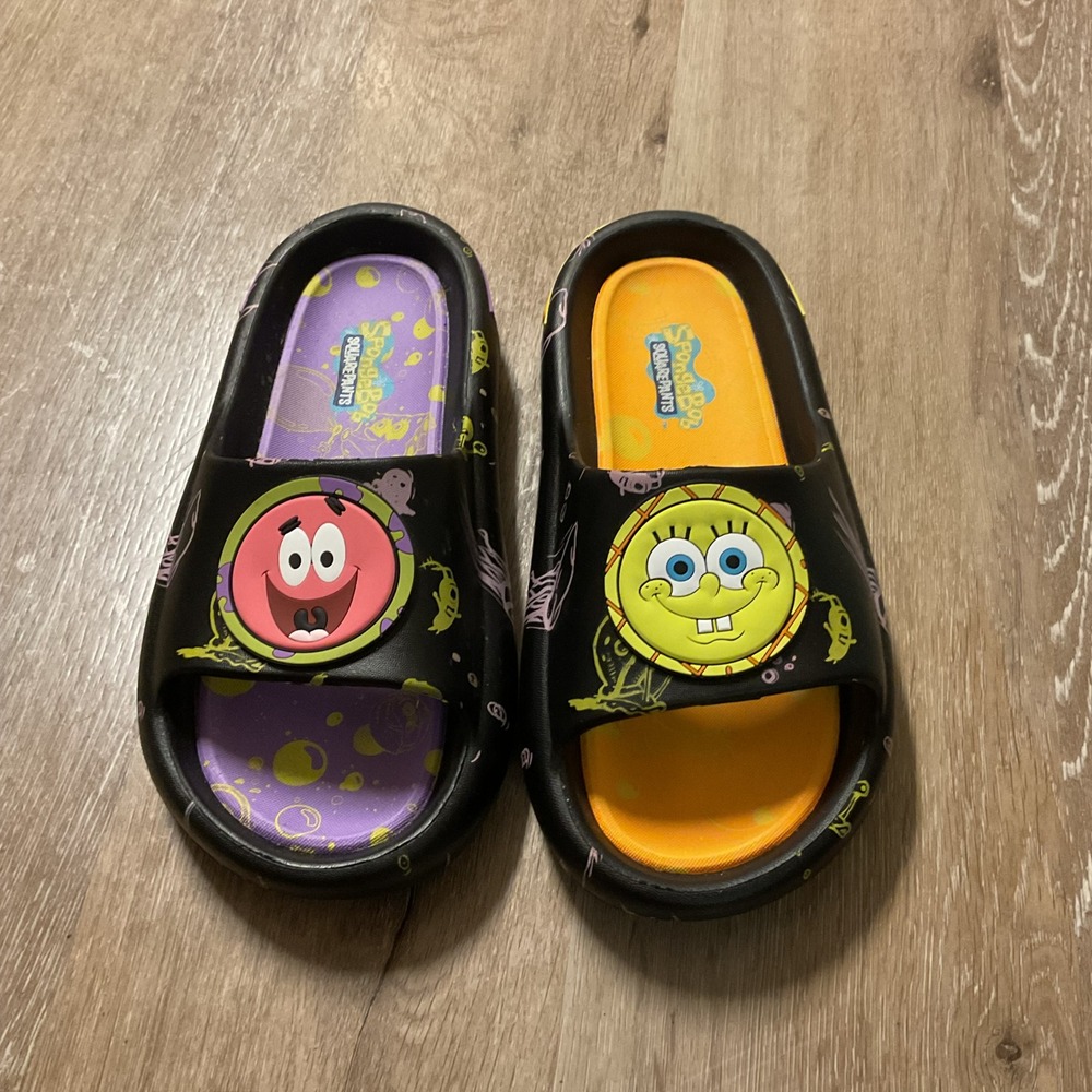 Ground Up SpongeBob SquarePants Patrick Star Black Mismatched Slides Size 7